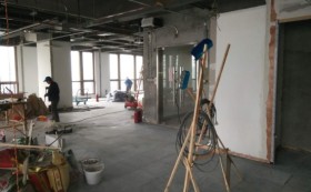 深圳裝修公司-康藍(lán)建設(shè)案例，走進(jìn)建活貿(mào)易裝修現(xiàn)場(chǎng)